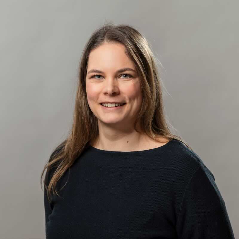 Dr. Ruth Lorenz